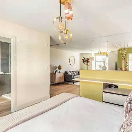 Lejlighed Shamrock, On Windermere, Superb One Bedroom With Private Parking *