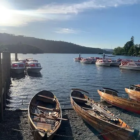 Shamrock, On Windermere, Superb One Bedroom With Private Parking Lejlighed *